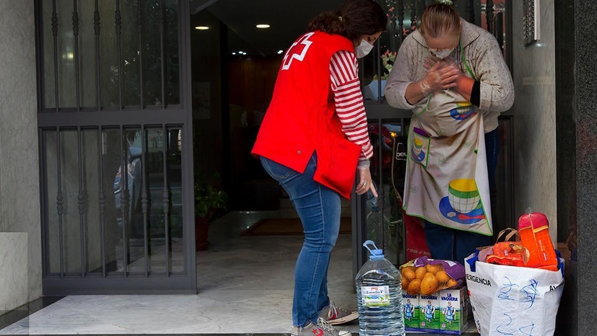 Miles de personas necesitan ayudas públicas para poder comer cada día