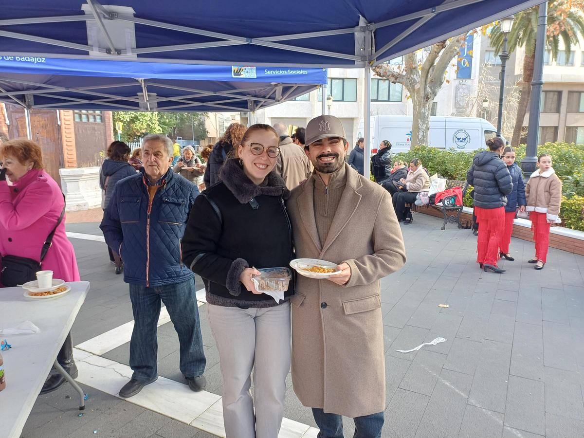 El Paseo de San Francisco de Badajoz acoge la XIII edición de las Migas Solidarias.