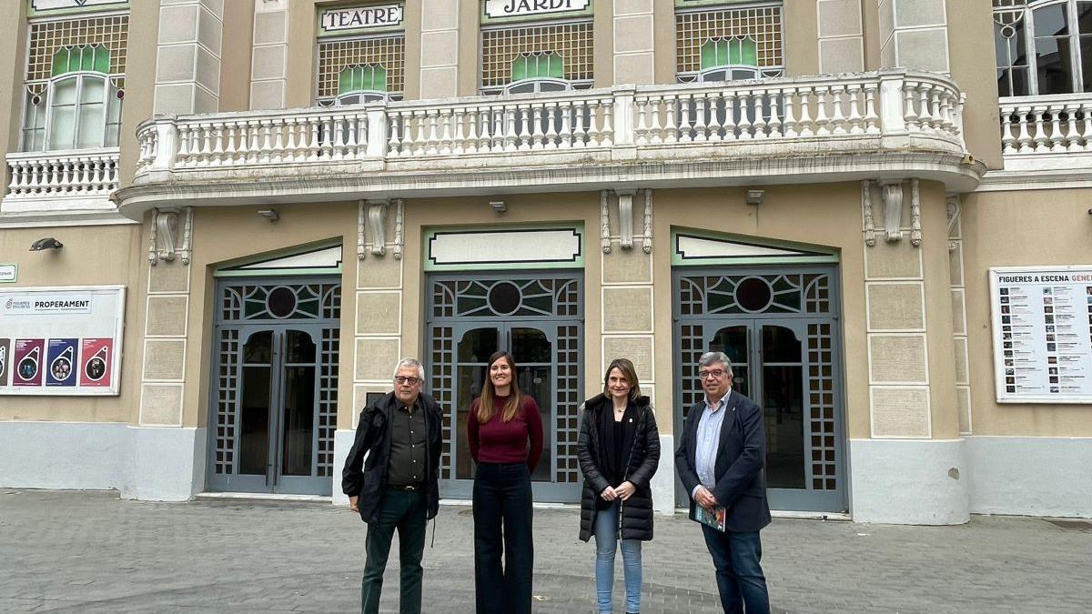 Representants del Teatre Jardí i de l'Ajuntament de Figueres