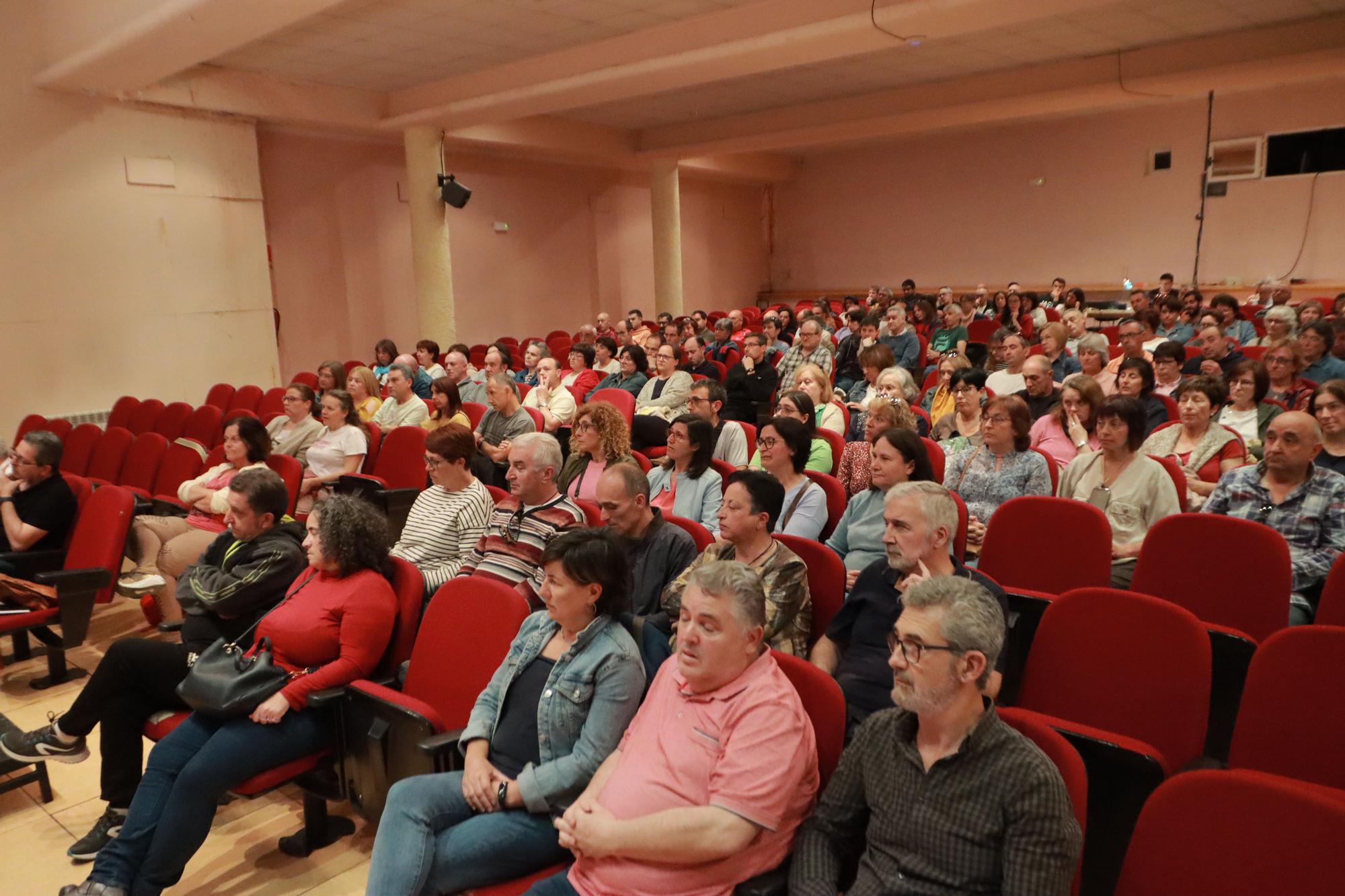 Galería de fotos: 2.000 personas claman por una solución ante el inminente cierre de Marie Claire