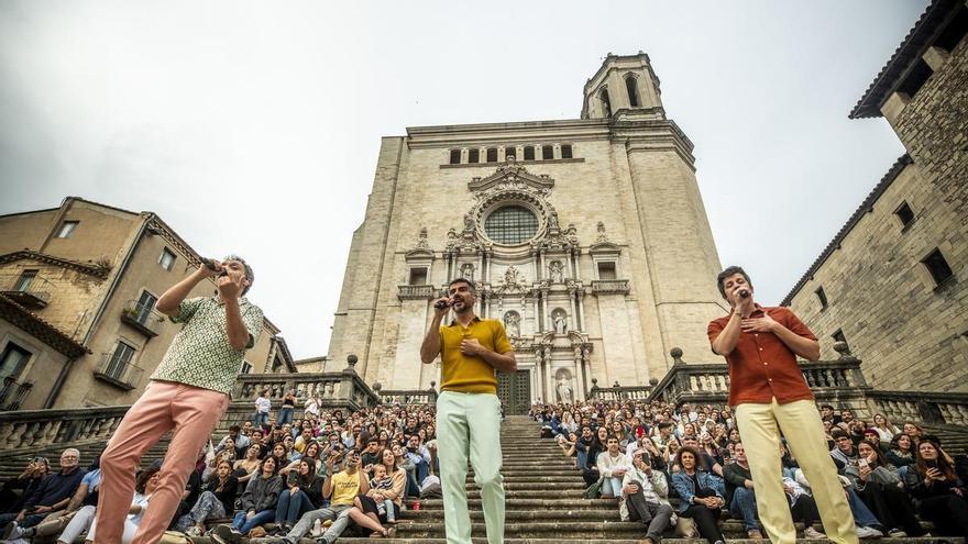 Fotos del concert d'Els Amics de les Arts a les escales de la Catedral de Girona