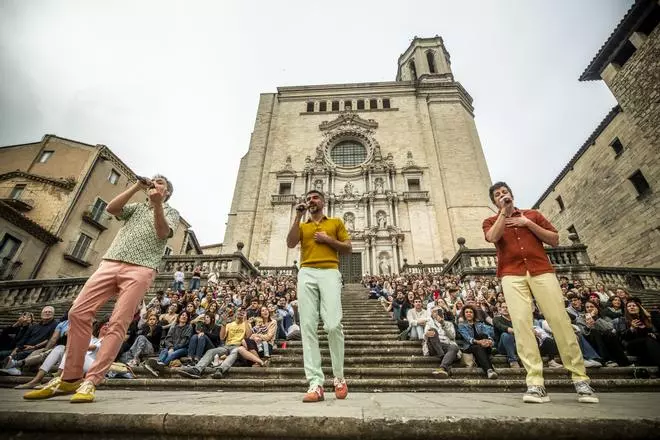 Fotos del concert d'Els Amics de les Arts a les escales de la Catedral de Girona