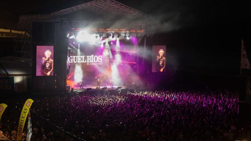Unos 17.000 asistentes disfrutan con Antonio Orozco y Miguel Ríos