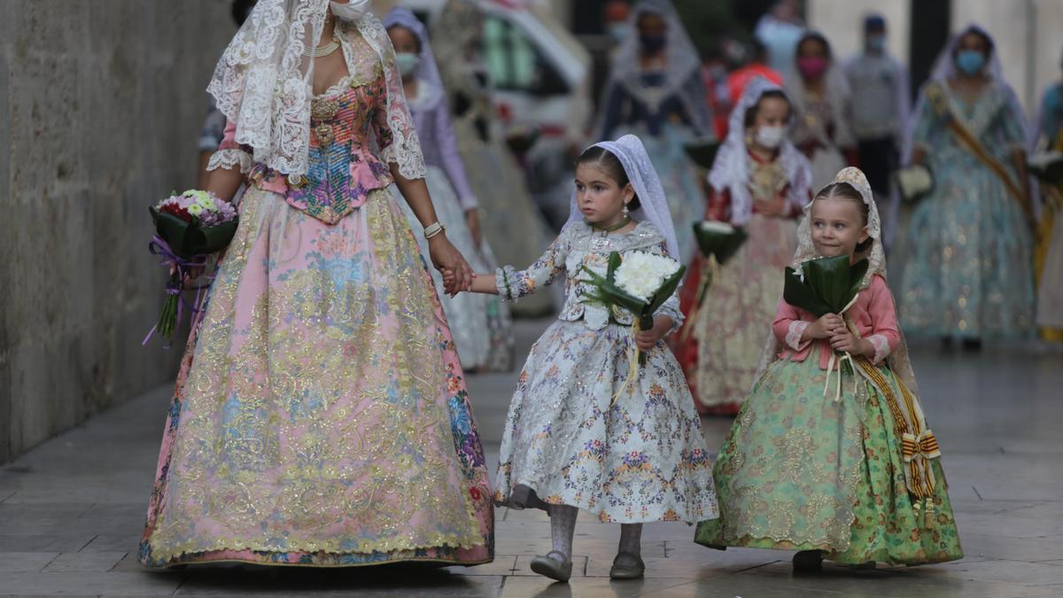 Búscate en el segundo día de Ofrenda por la calle de la Mar (entre las 19.00 y las 20.00 horas)