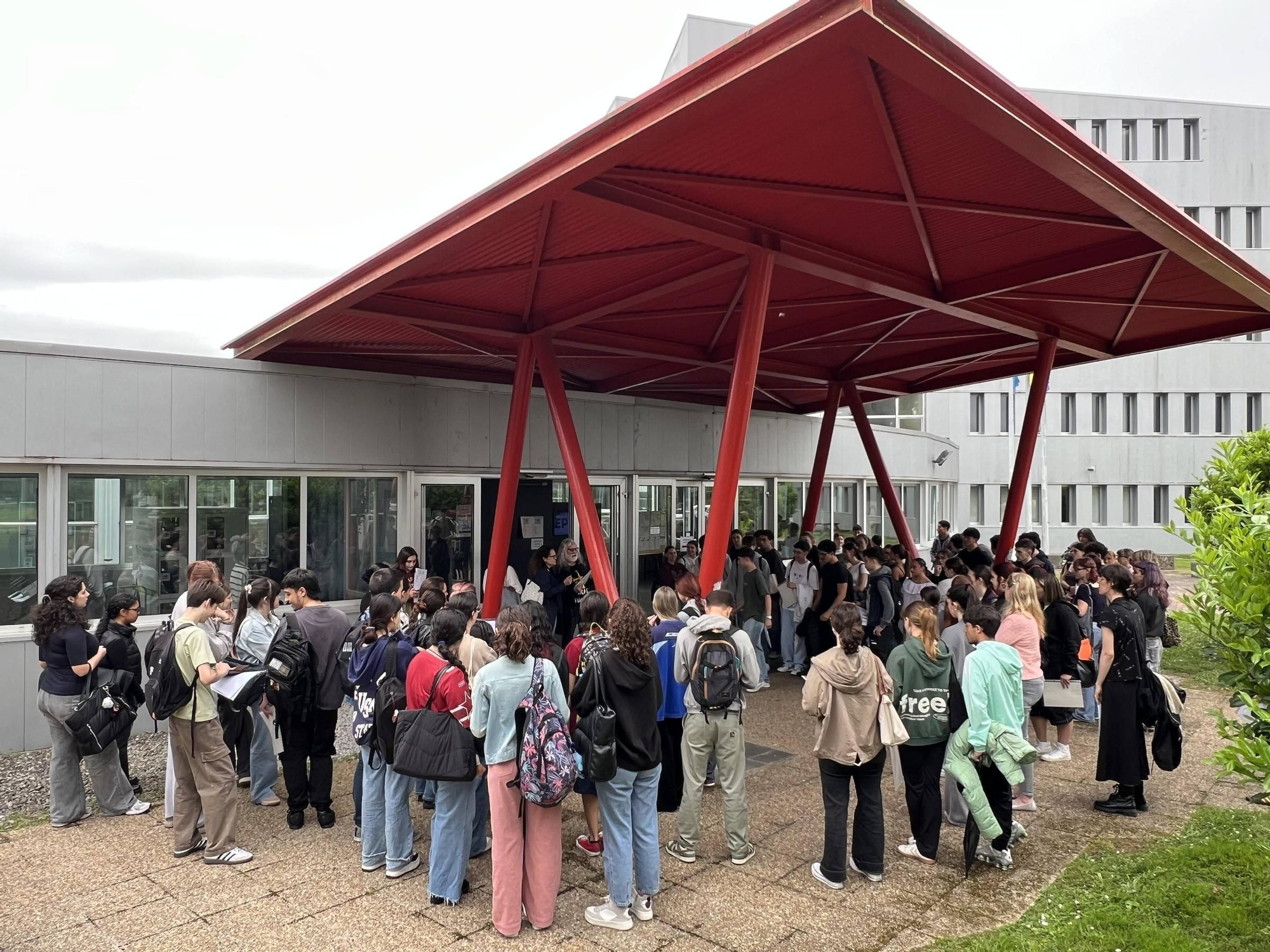 EN IMÁGENES: Así se vivió la primera jornada de la PAU en Asturias