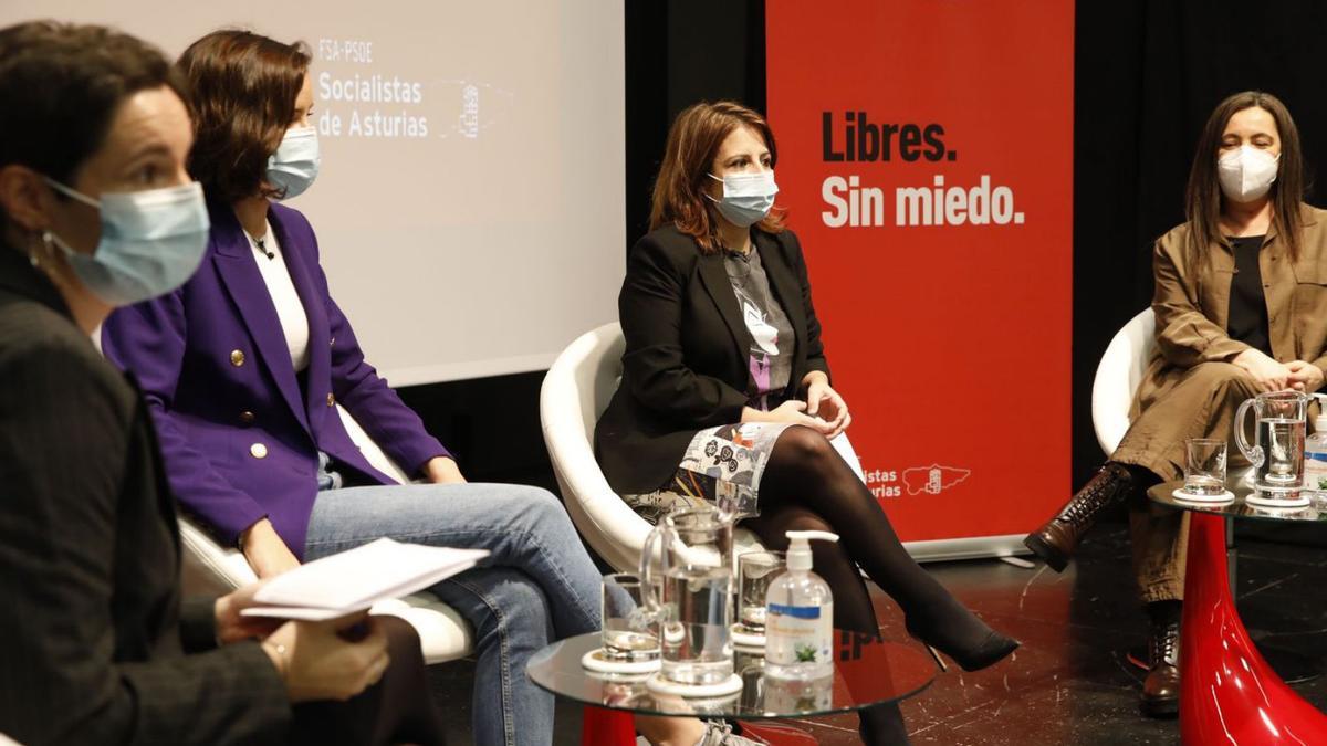 Por la izquierda, Vanesa Fernández, Andrea Fernández, Adriana Lastra y Nuria Varela. | Ángel González