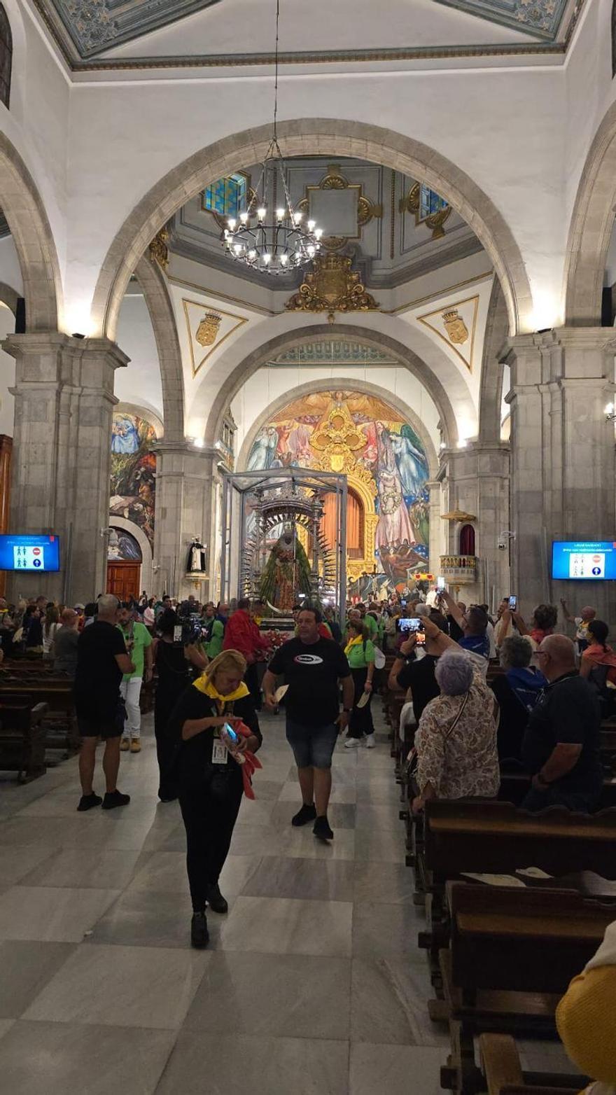 La Virgen de Candelaria comienza la peregrinación a Santa Cruz de Tenerife
