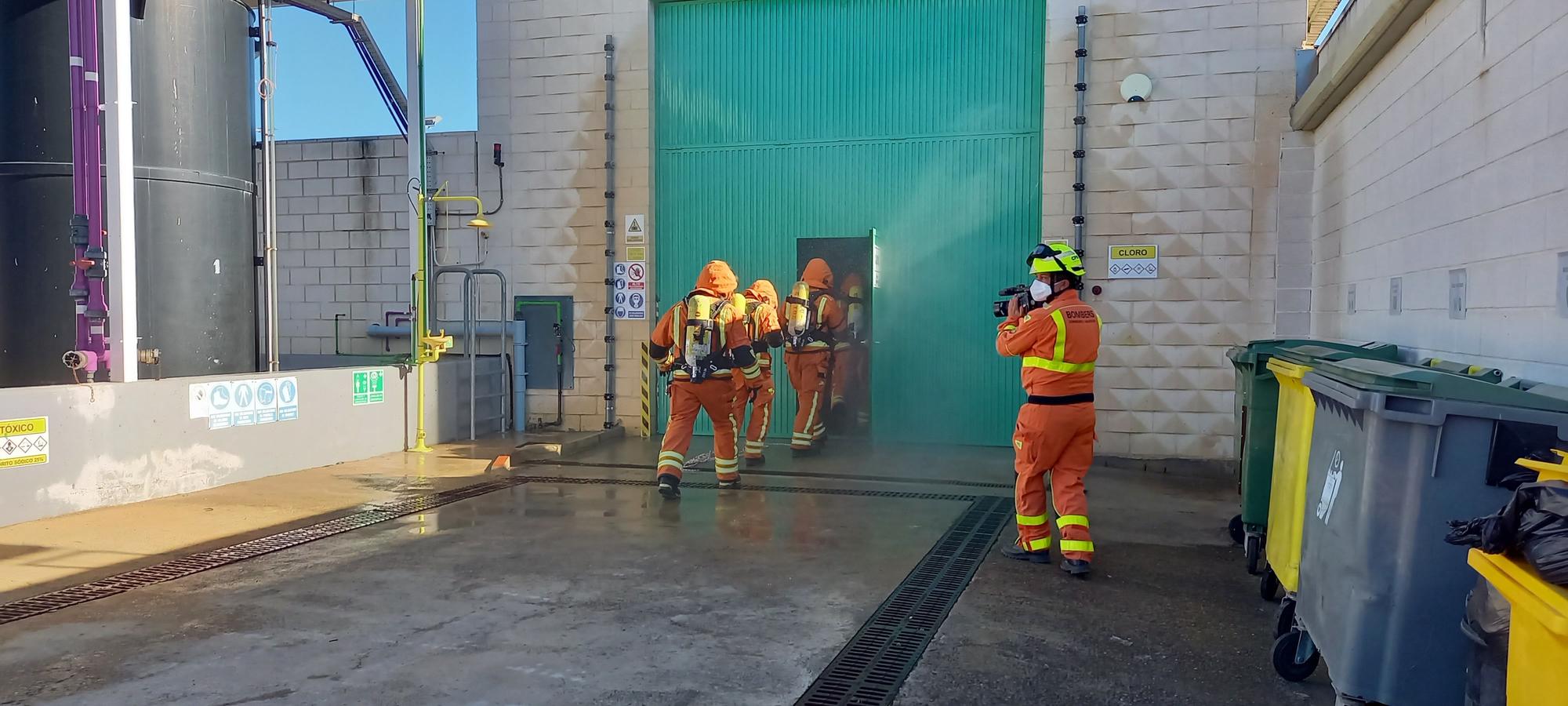 La EMSHI confirma su capacidad de respuesta ante graves emergencias con el simulacro en la potabilizadora La Presa