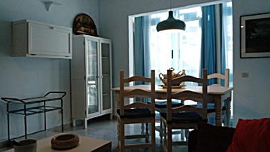 650 € Alquiler de piso en Las Caletillas-Punta Larga (Candelaria) 50 m2, 1 habitación, 1 baño, 13 €/m2...