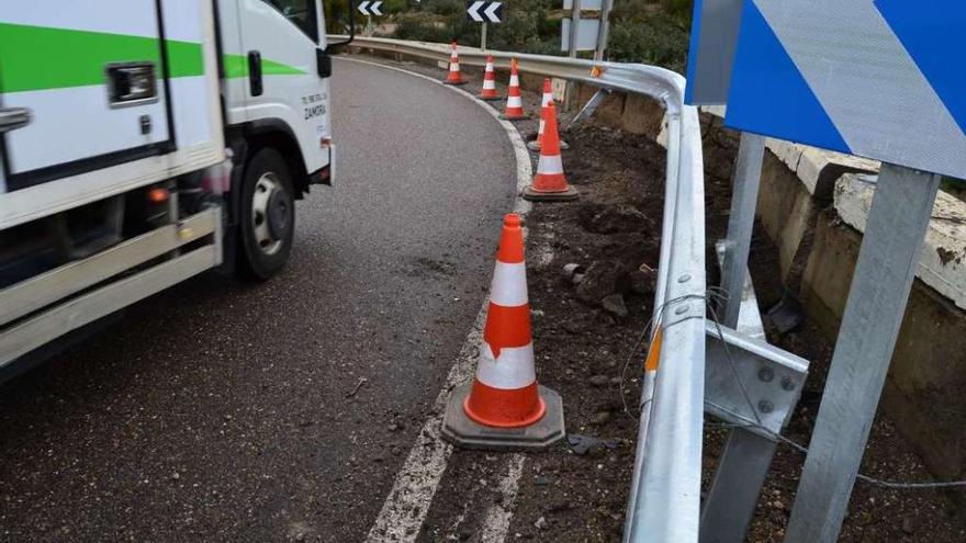 Daños en el puente Tera por la colisión de un vehículo