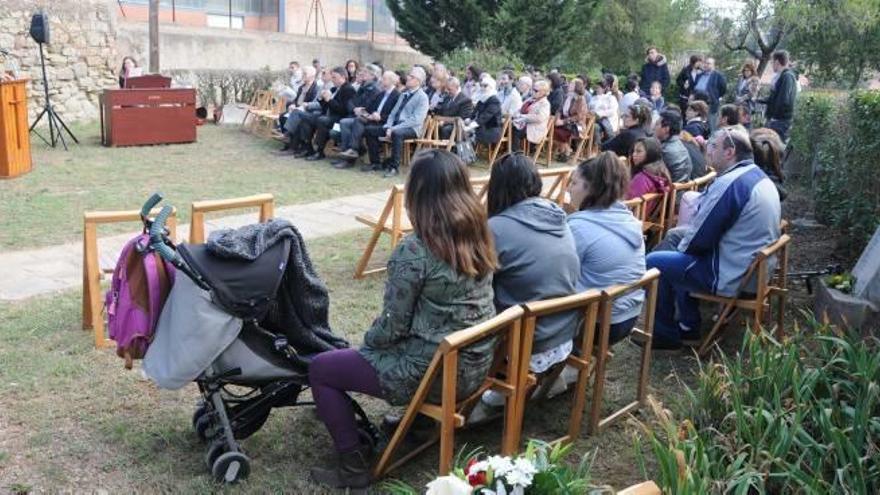 Tots Sants converteix el cementiri en el &#039;carrer&#039; de Manresa més transitat del dia