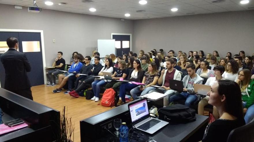 Alumnos durante el curso pasado realizado en la Facultad de Turismo.