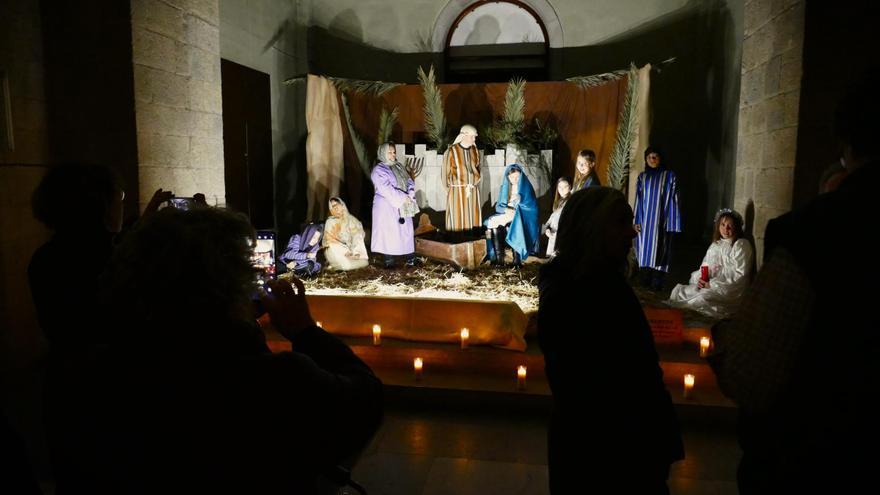 Èxit d&#039;assistència al Pessebre Vivent de l&#039;Església de Sant Pere de Figueres