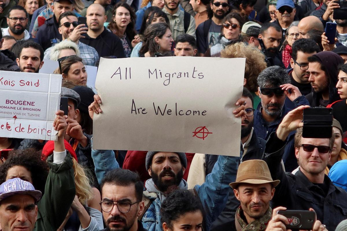 Protesta en Túnez contra el presidente, Kais Saïed, y sus declaraciones contra la inmigración ilegal.