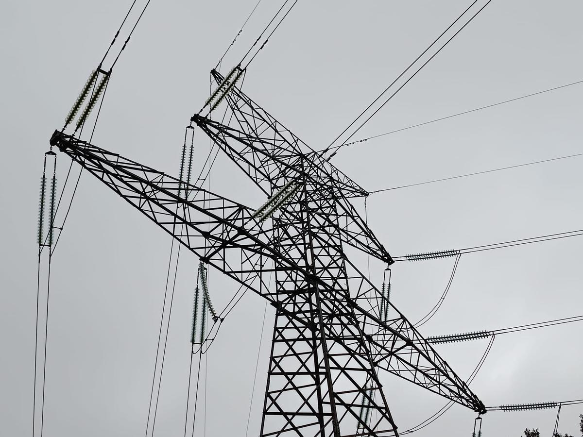 Torre de la red de transporte de electricidad.