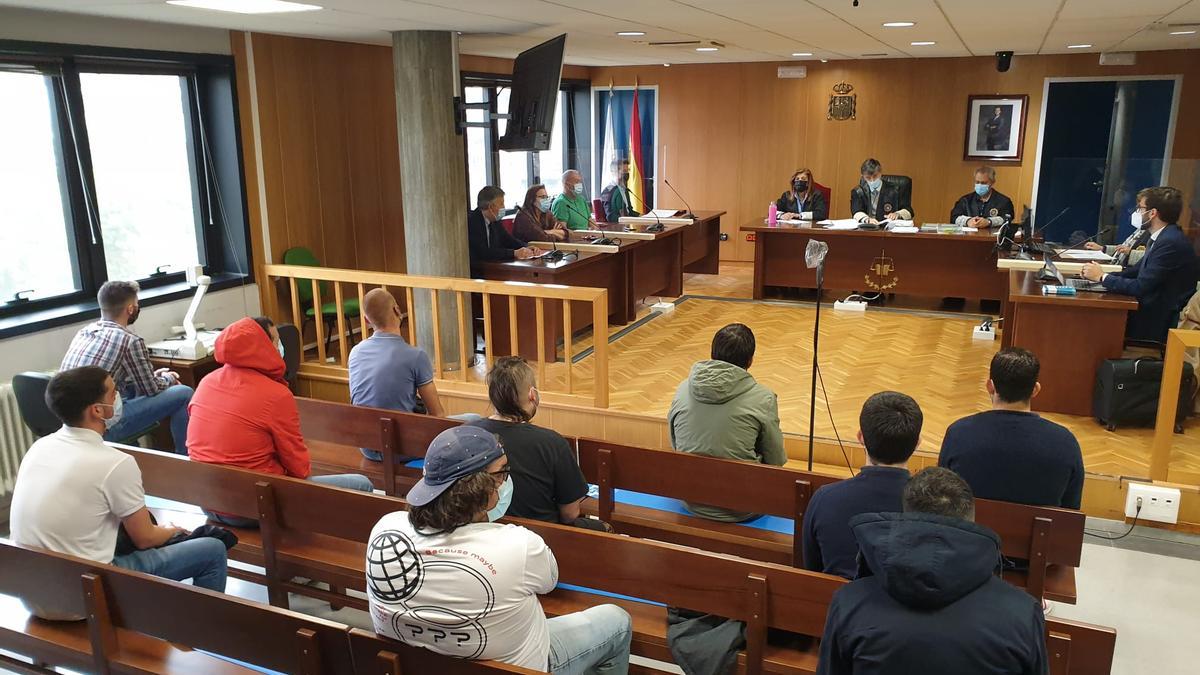 Acusados durante el juicio.