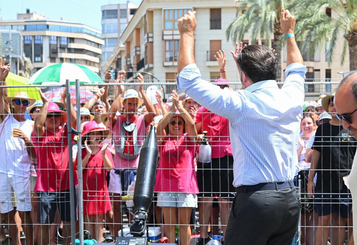 Las mejores imágenes de la mascletà de Pirotécnia La Alpujarreña en el Puente de Altamira de Elche Las mejores imágenes de la mascletà de Pirotécnia La Alpujarreña en el Puente de Altamira de Elche
