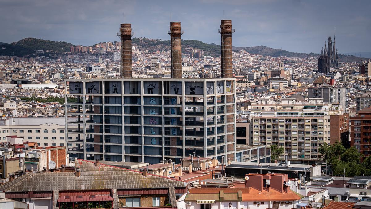 Las empresas vendieron 45.000 viviendas más de las que compraron en 2025: Catalunya concentra el 27% de las operaciones