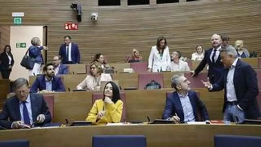 PSPV y Compromís aplauden el pacto para investir a Sánchez y PP y Vox ven "humo"