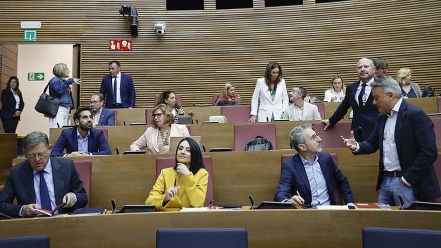 Puig preside el grupo socialistas en las Corts, este miércoles.