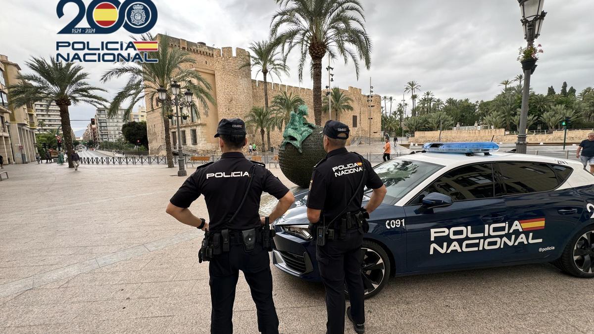 La Policía Nacional de Elche ha detenido a cuatro personas por una presunta estafa en una clínica estética