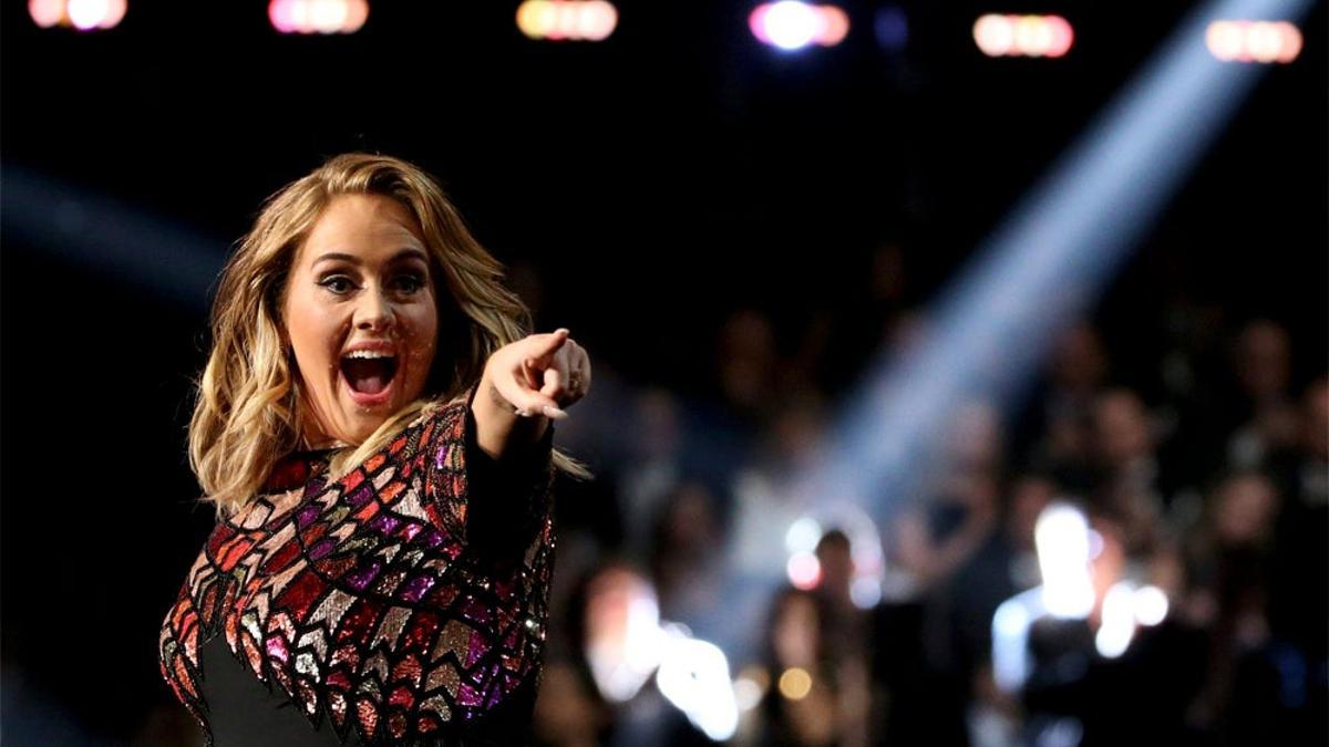 Adele señala en los Grammy 2017