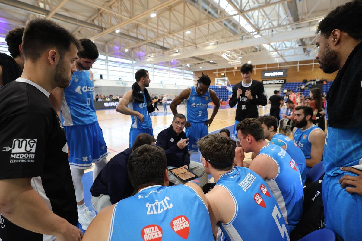 Galería: el Class Sant Antoni derrotó al CB Zaragoza por 94 a 66