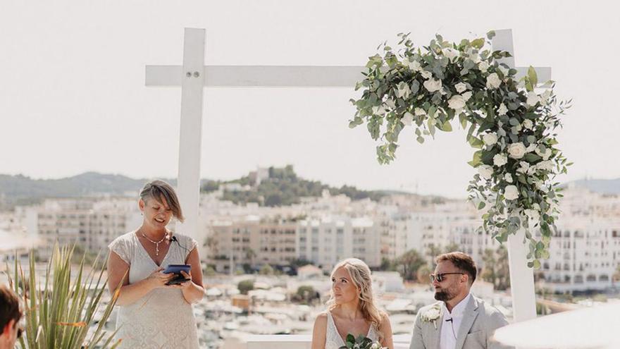 Haz de tu boda un evento único en las alturas de uno de los hoteles más lujosos de Ibiza