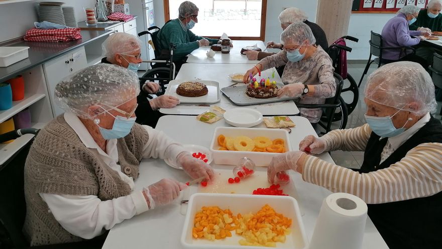 Els centres mantenen les festes i tradicions