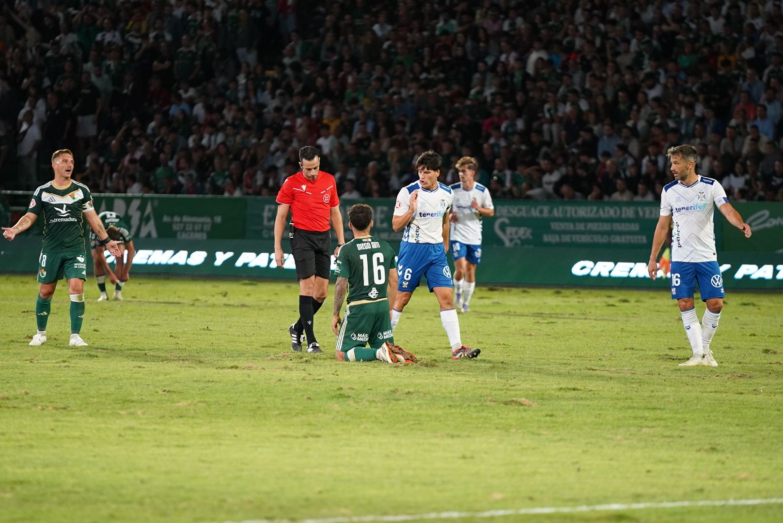 Las imágenes del Cacereño-Tenerife