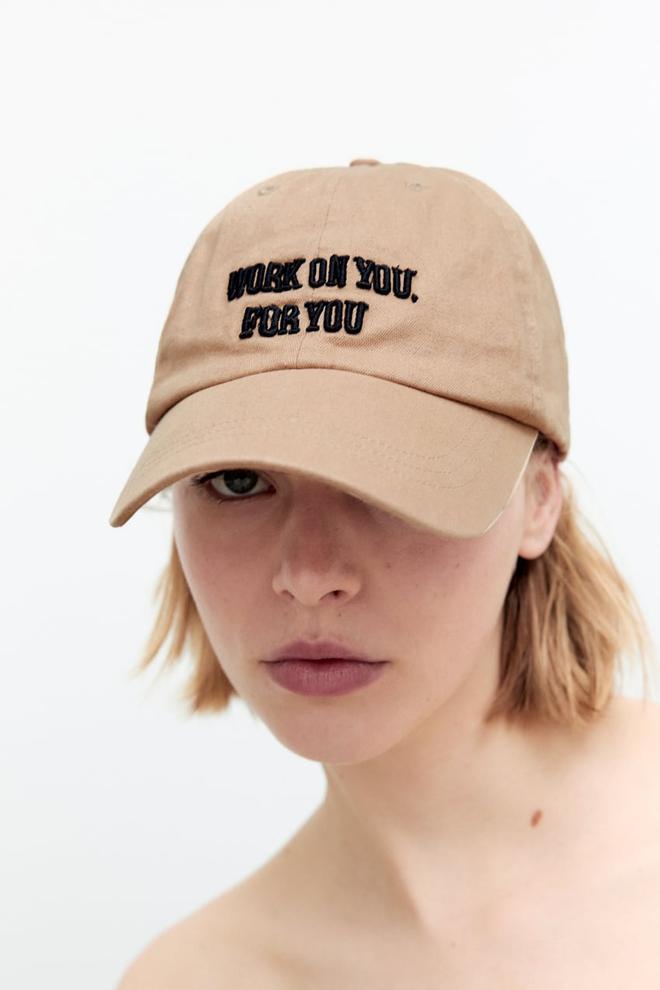 Gorra con texto