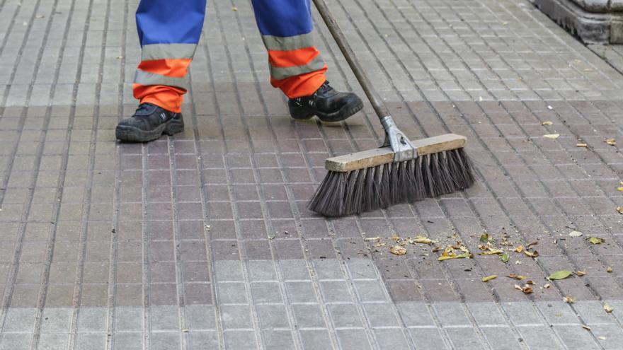 El concurso de la basura de Cáceres sigue pendiente del informe de los costes tras un año de su inicio