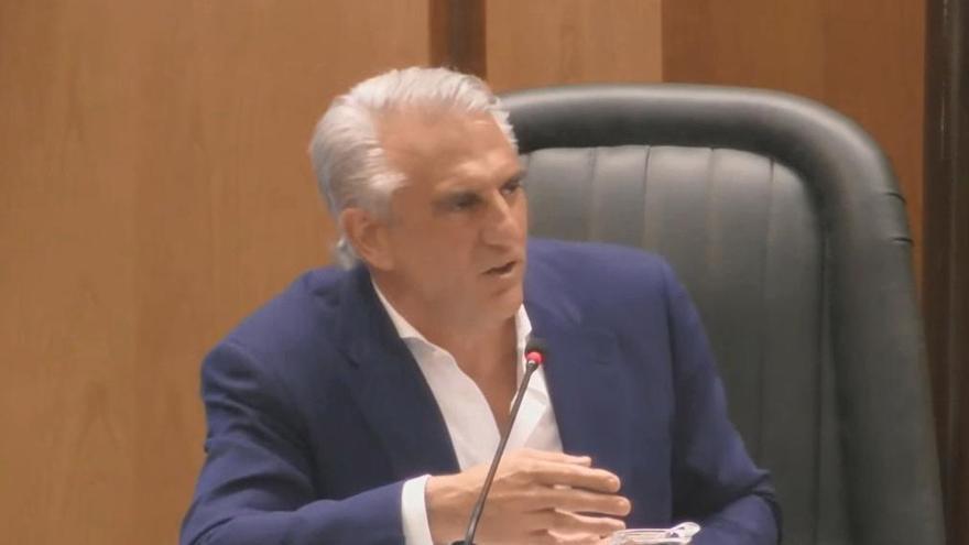 El concejal delegado de Movilidad, José Miguel Rodrigo, durante el pleno del Ayuntamiento de Zaragoza