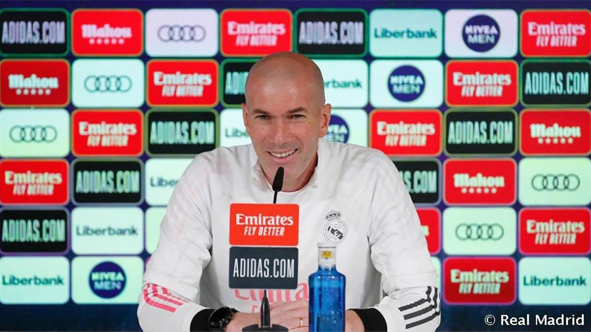 Zidane celebra la vuelta de Benzema pero no confirma su titularidad