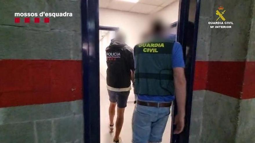 Imatge de les detencions pel sabotatge a les vies del tren de la potassa a Súria