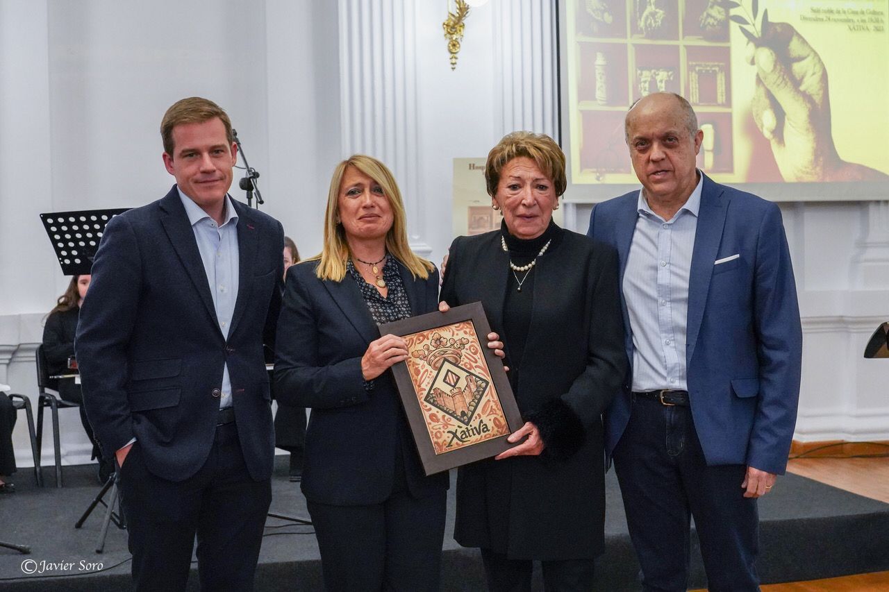 Presentación del calendario solidario de Xàtiva