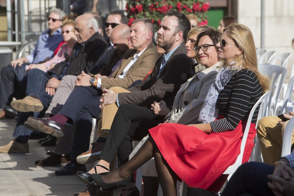 Avtos del Día de Constitución en la plaza María Agustina y plaza Mayor de Castelló