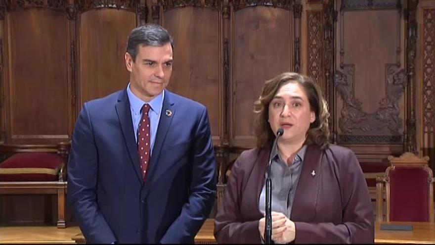 Sánchez y Colau acuerdan un plan para restablecer la capitalidad cultural y científica de Barcelona