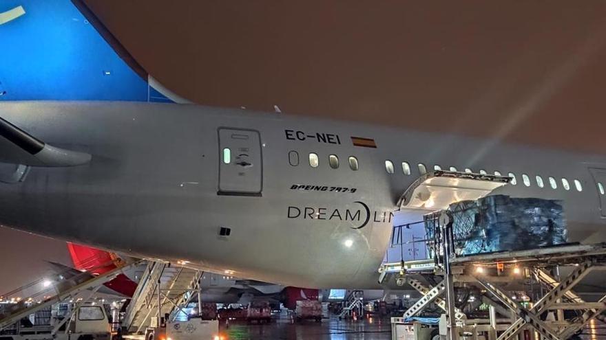 Aterriza el décimo avión cargado de material sanitario para la C. Valenciana