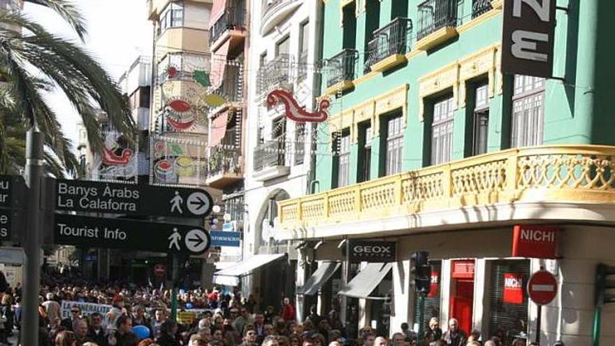 Un momento de la marcha en Elche, la más concurrida de la provincia