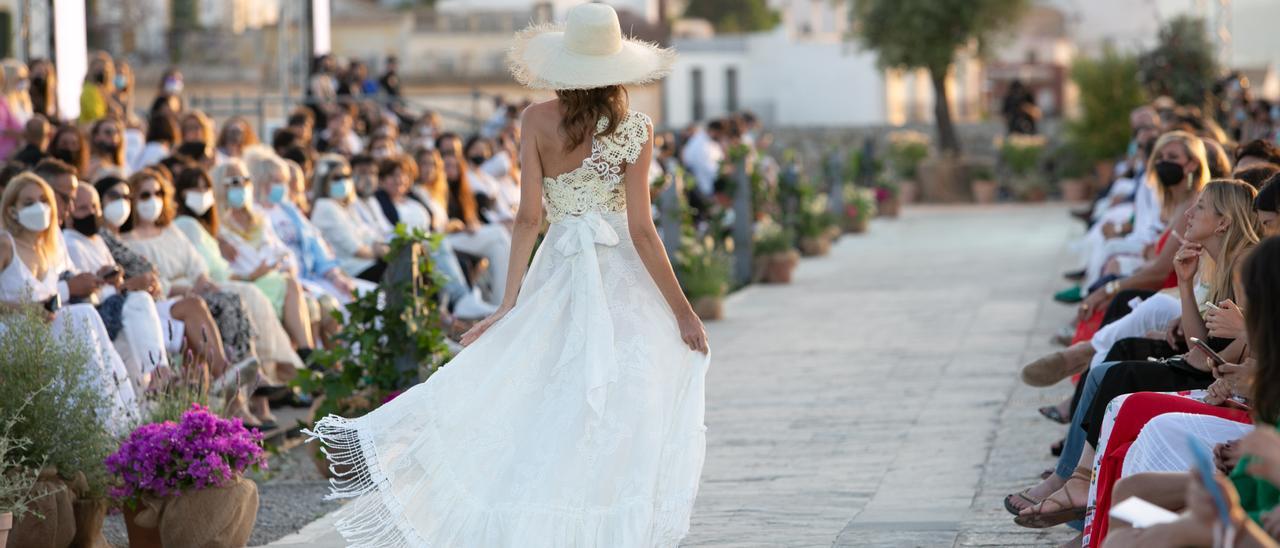 Desfile del 50 aniversario de la moda Adlib en Dalt Vila.