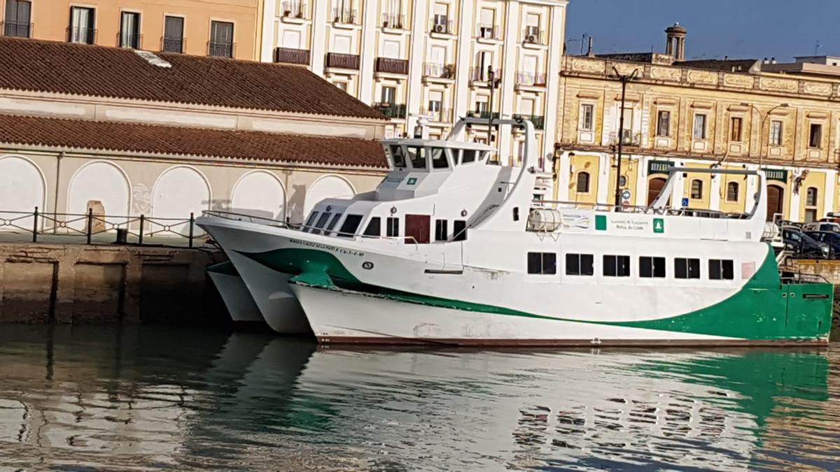 Catamarán en Cádiz.