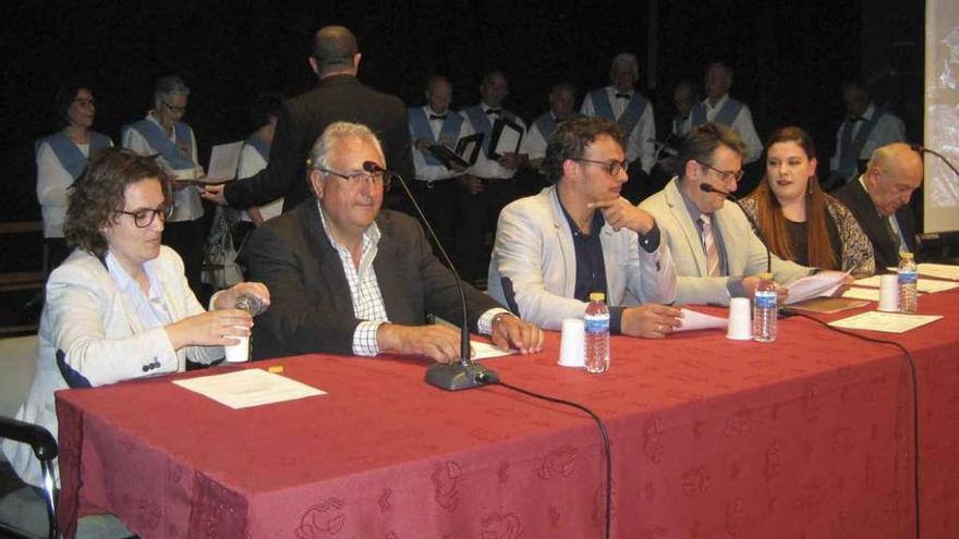 La Universidad de la Experiencia clausura el curso con la entrega de diplomas y una conferencia