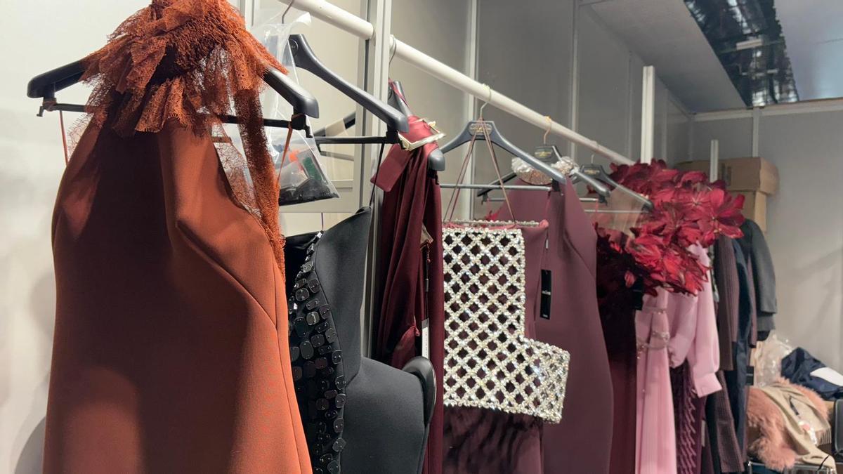 Prendas preparadas para el desfile de Isabel Sanchis