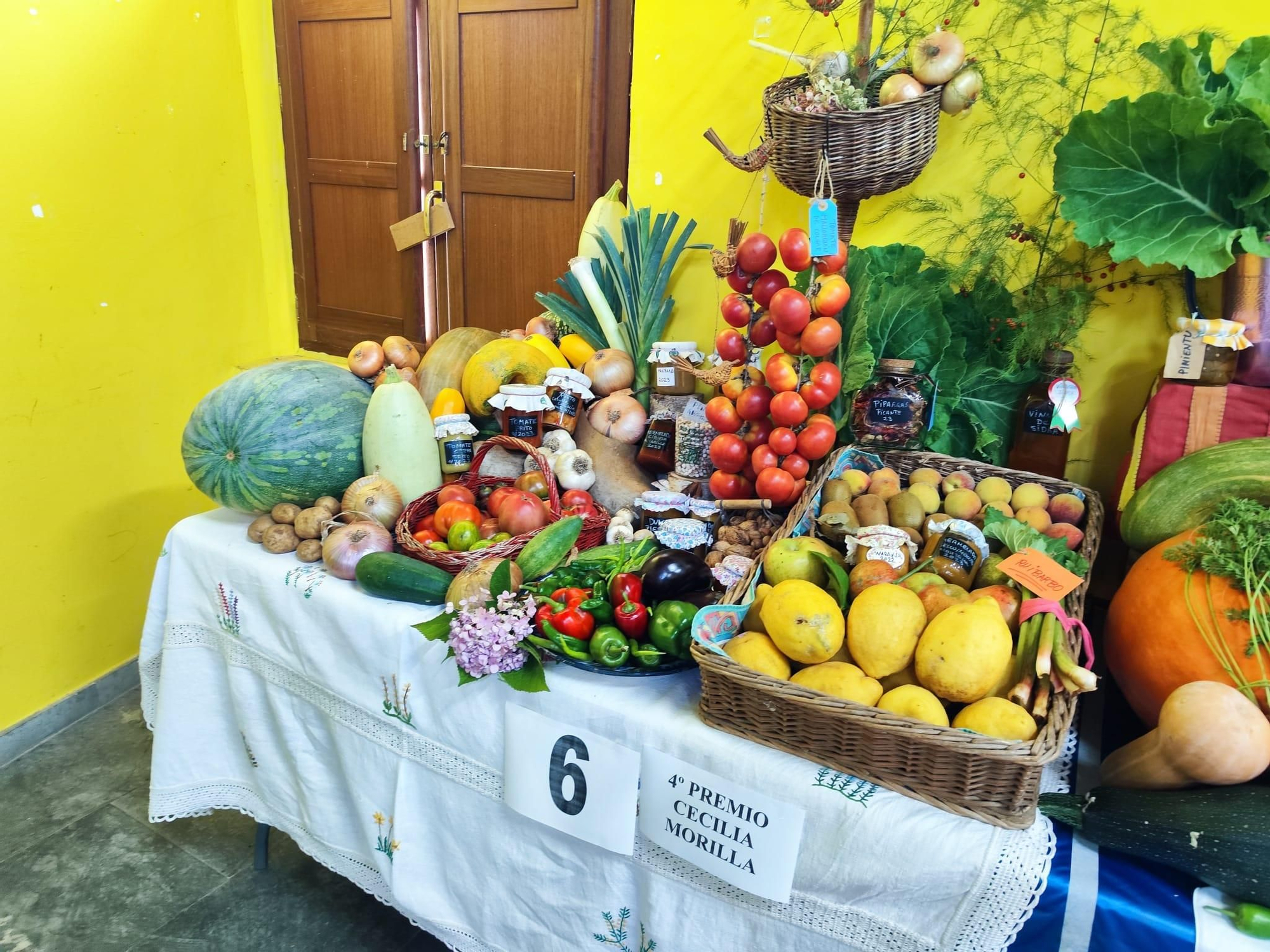 Quintes, entre hortalizas y plantas en una nueva exposición de la huerta