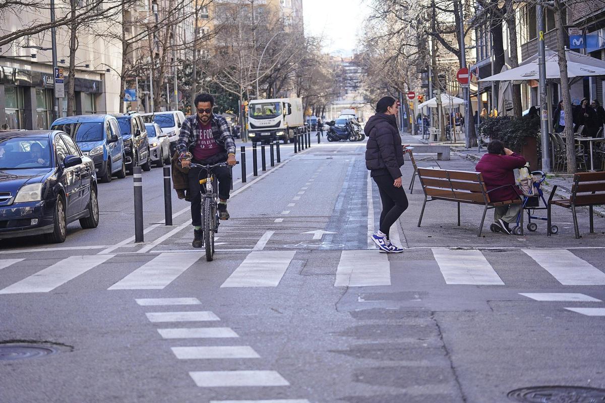 El tram entre el carrer Migdia i la travessia de la Creu, ja amb els canvis.
