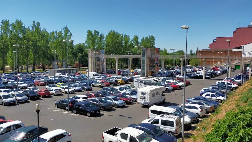 Declarado desierto el concurso para ampliar el parking de La Isla de Plasencia