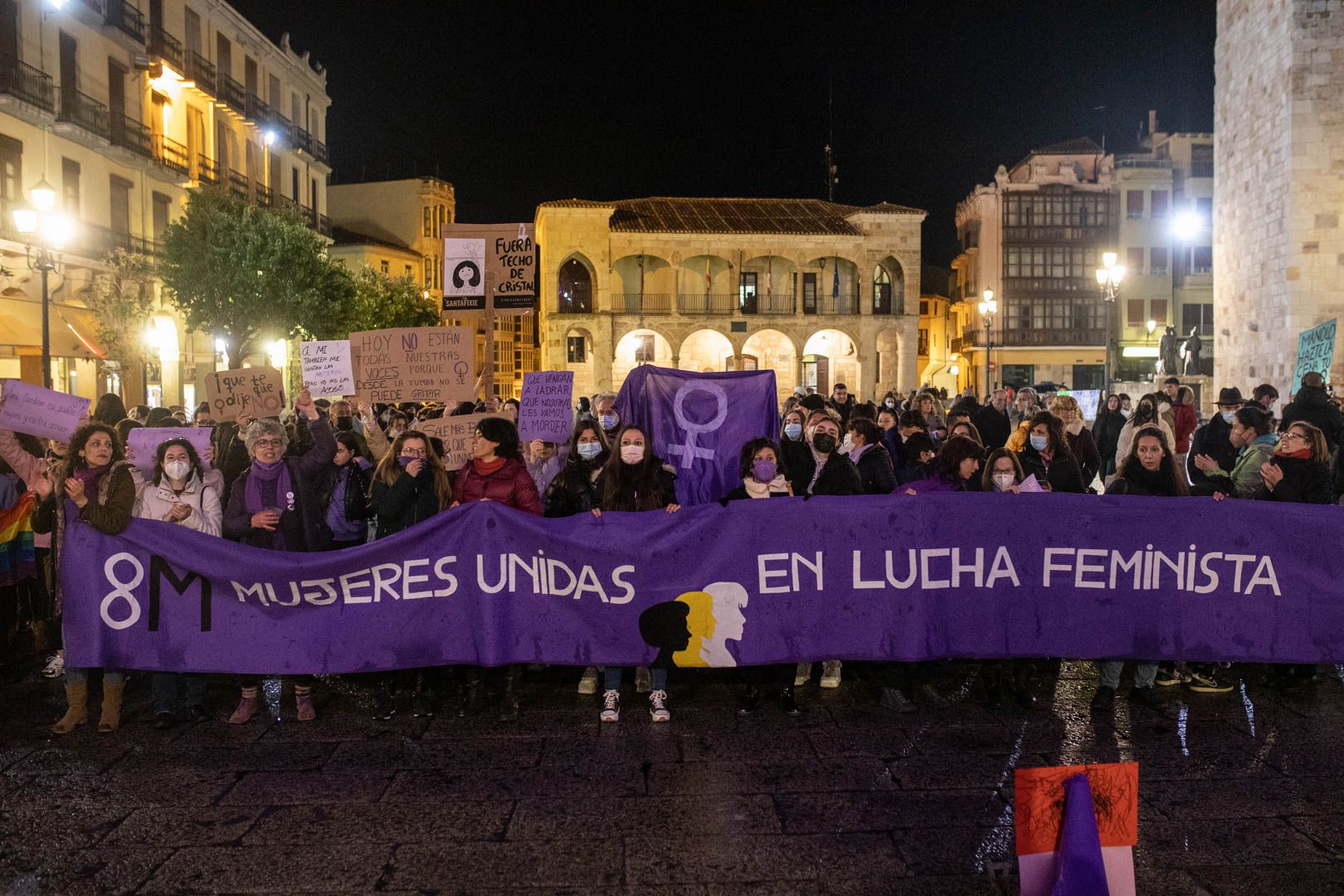 GALERÍA | Las mejores imágenes de la concentración del 8M en Zamora