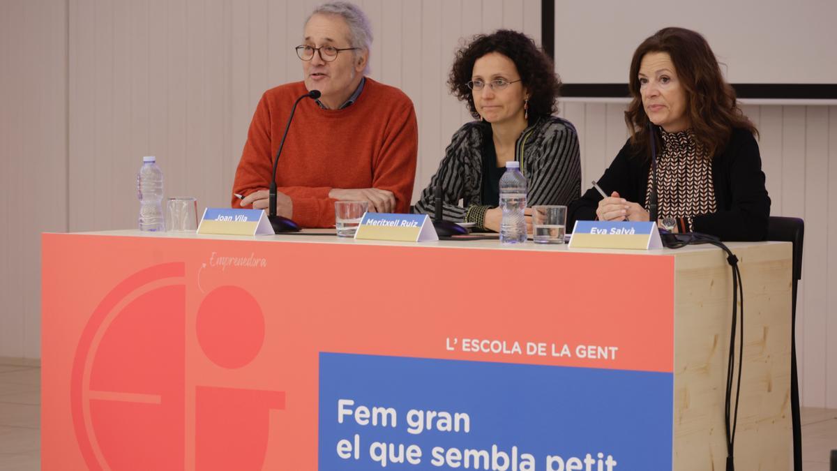 BARCELONA 21/03/2023  Sociedad.  Rueda de prensa de las escuelas concertadas catalanas agruopadas bajo ‘L’escola de la Gent’  reivindicando su aportación a la sociedad    En la foto, Joan Vila, directo de Escola Pia Balmes , Meritxell Ruiz , secretària general de la Fundació Escola Cristiana de Catalunya y Eva Salvà , directora general en agrupacio escolar catalana  FOTO de FERRAN NADEU