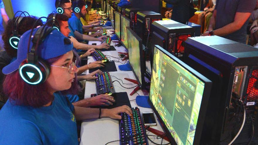 El Consejo Escolar de Canarias celebra la paralización de la liga de eSports